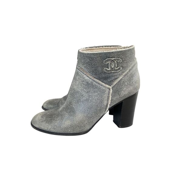 CHANEL Shearling CC Ankle Boots - Picture 4 of 12